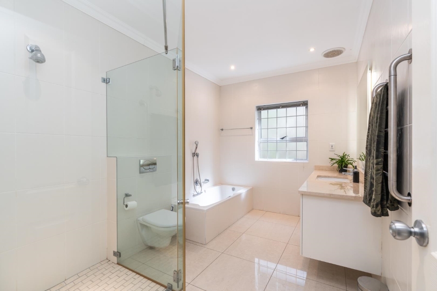 4 Bedroom Property for Sale in Kenilworth Western Cape